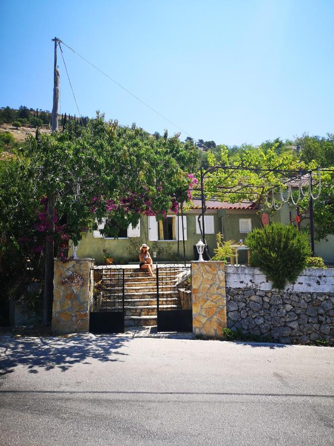 Villa Amygdalia Dilináta Eksteriør billede